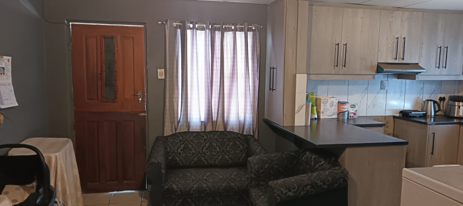 1 Bedroom Property for Sale in Avian Park Western Cape